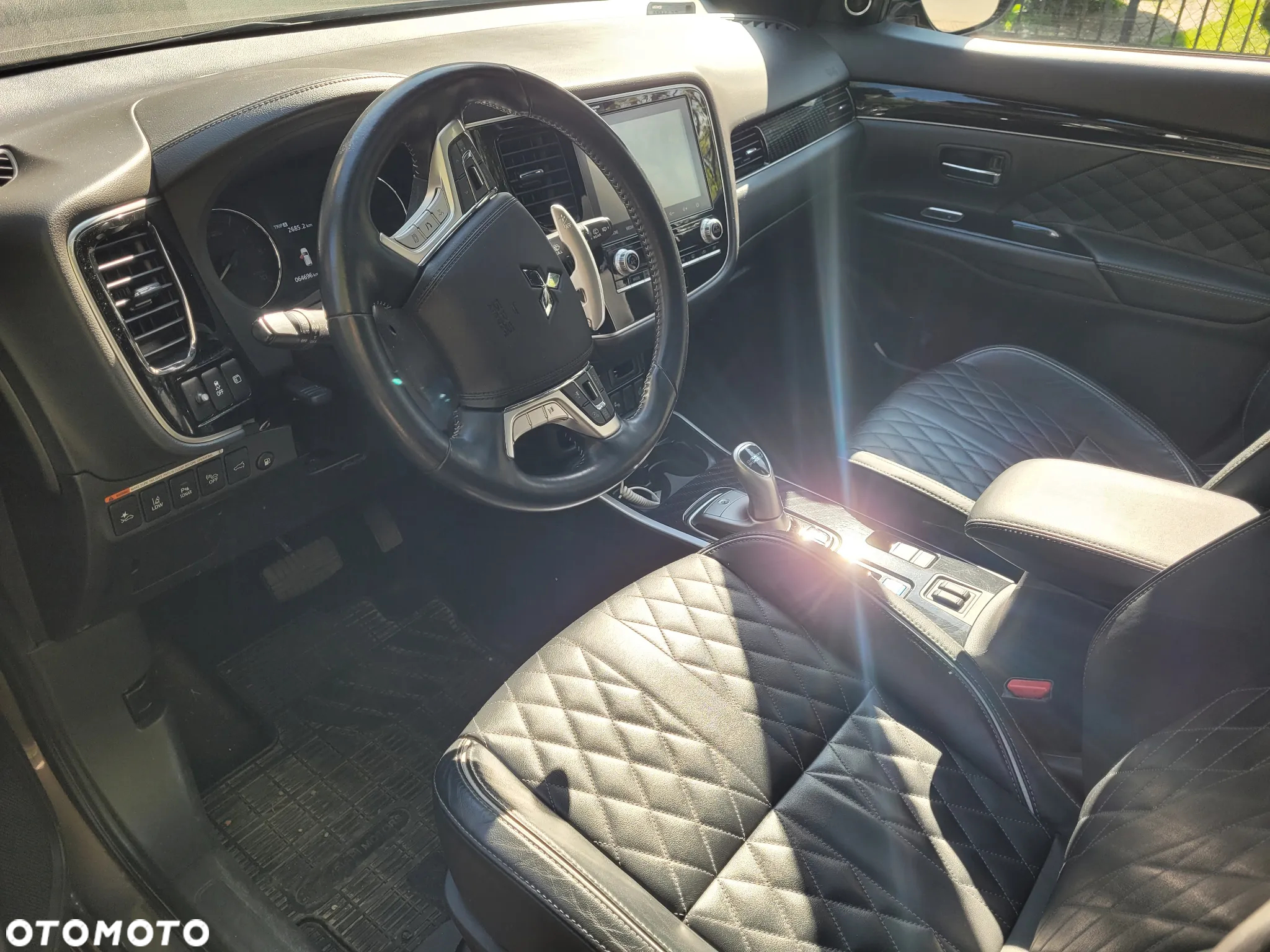 Mitsubishi Outlander PHEV Instyle + - 8