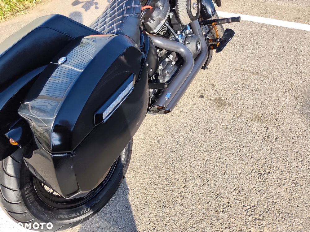 Harley-Davidson Softail Street Bob - 26