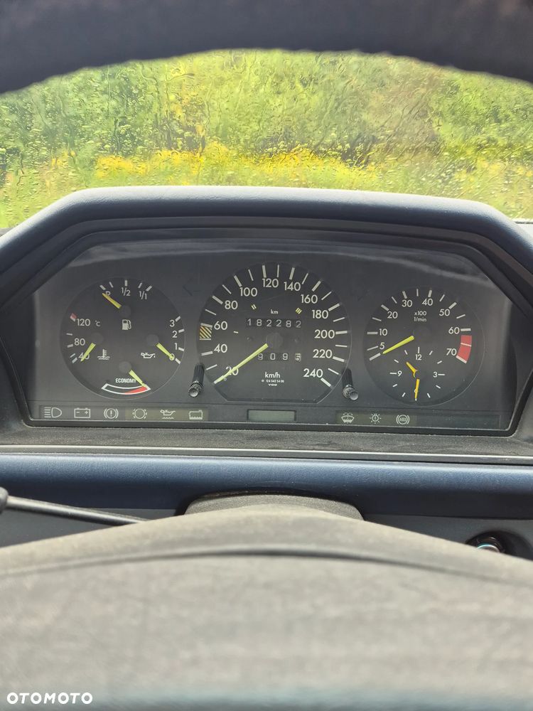 Mercedes-Benz W124 (1984-1993) - 21