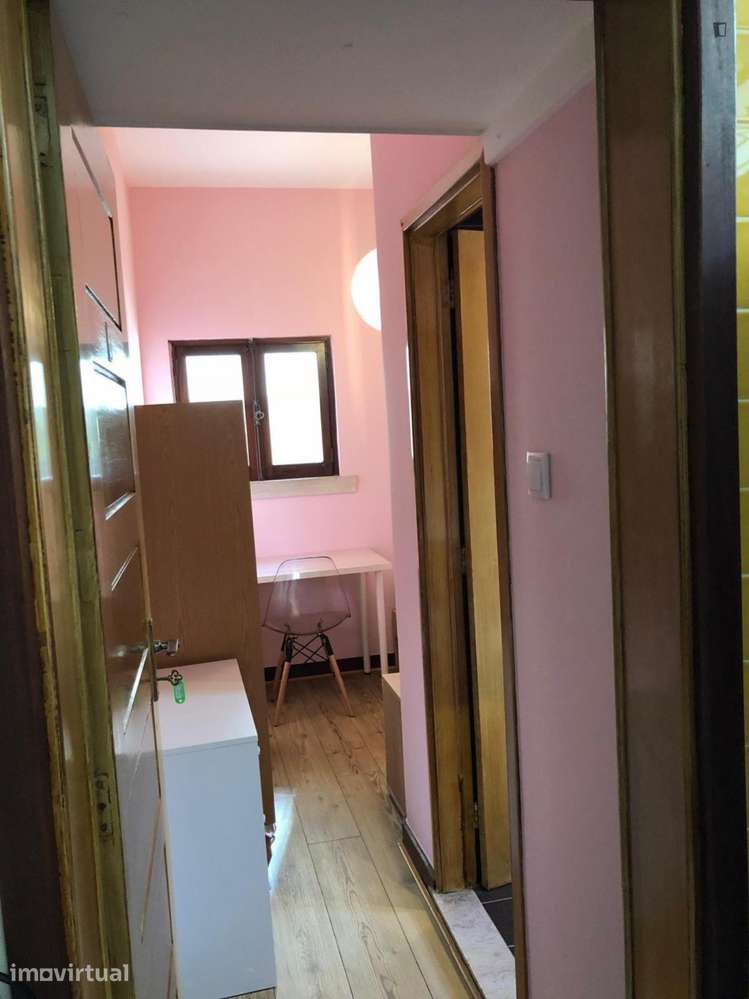 Quarto - localizado em Cidral Coimbra - Grande imagem: 5/36