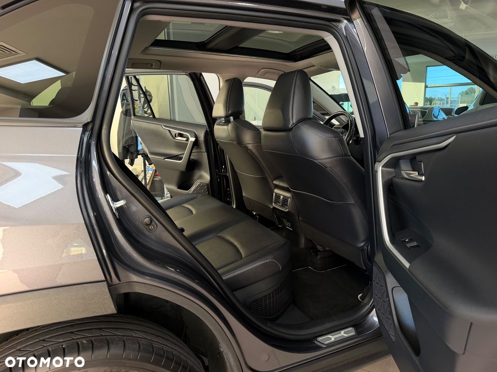 Toyota RAV4 2.5 Hybrid Black Edition by JBL 4x4 - 33