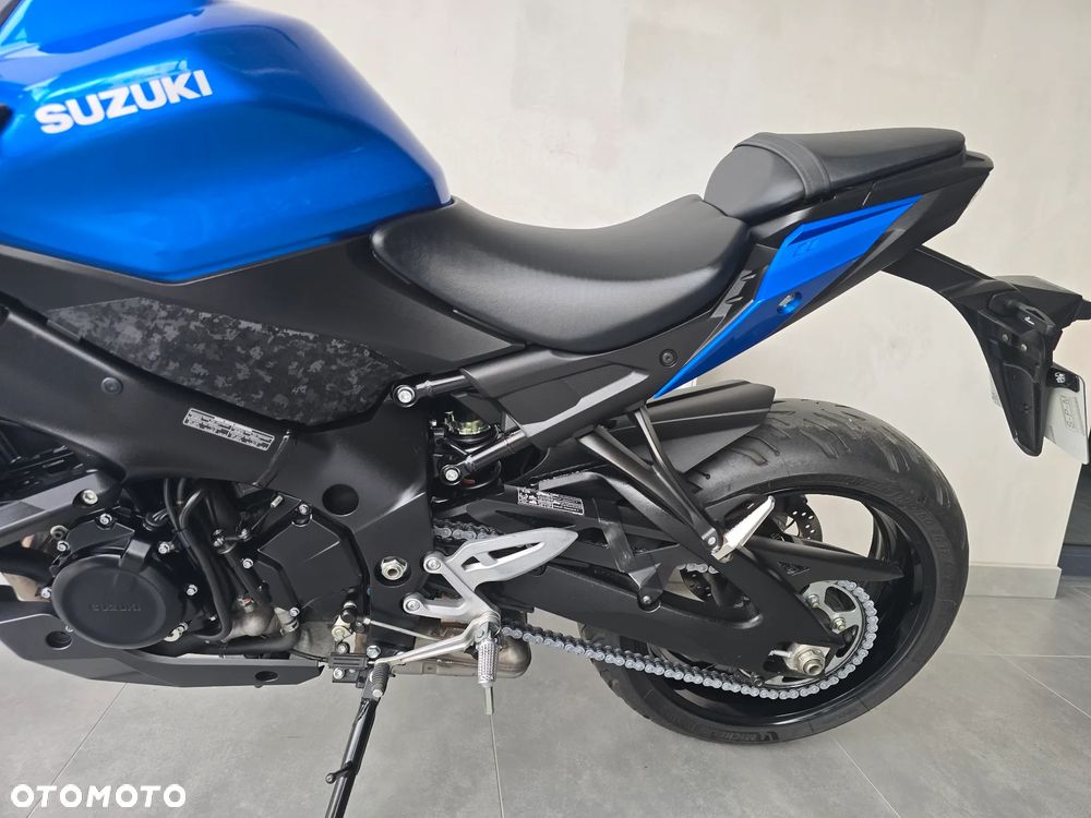 Suzuki GSX - 20