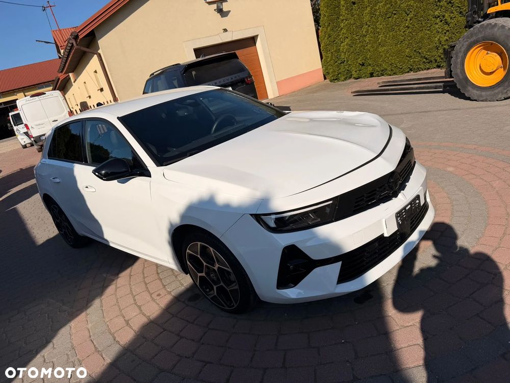 Opel Astra 1.6 T Plug-in Hybrid GS - 2