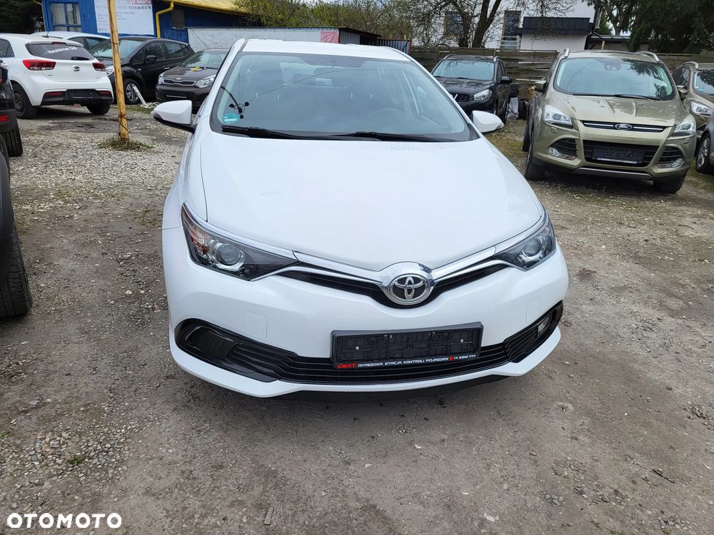 Toyota Auris 2017 photo 2