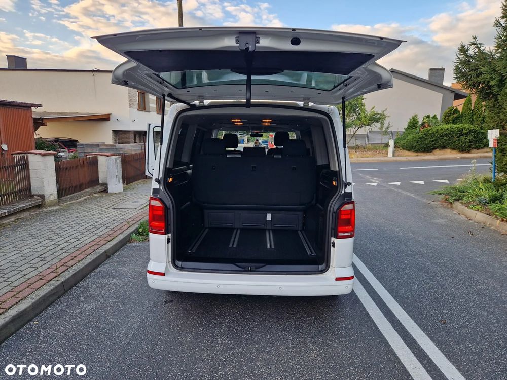 Volkswagen Multivan - 11