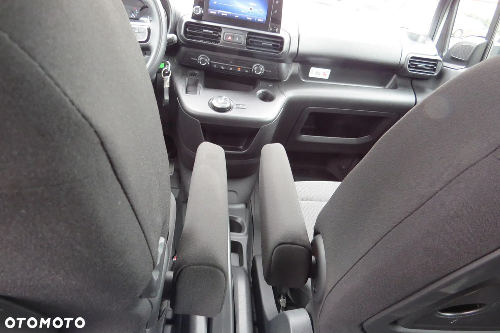 Toyota Proace City 1.2 D-4t 130km A/t Long Brygadówka - 33