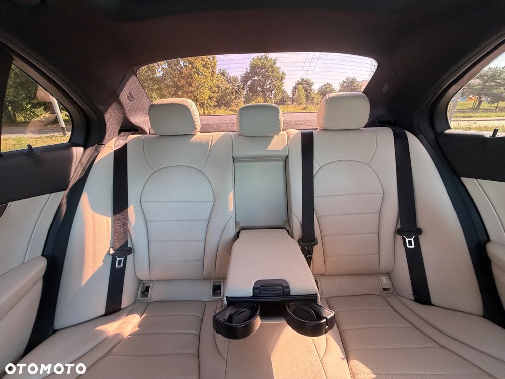 Mercedes-Benz Klasa C 300 9G-TRONIC - 38
