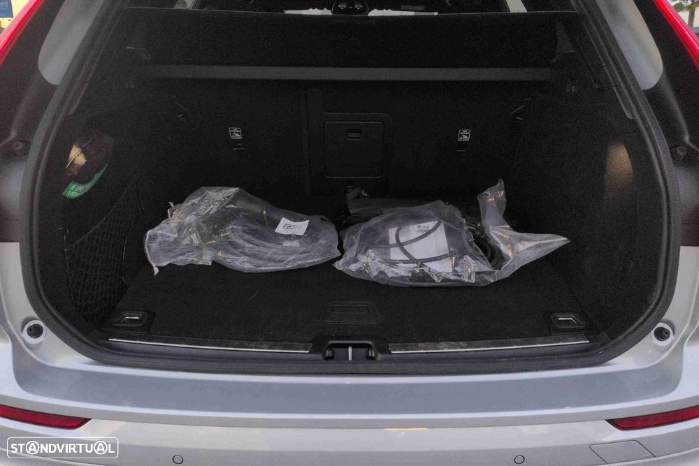 Volvo XC 60 2.0 T6 PHEV Plus Dark AWD - 17