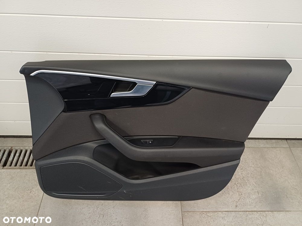 NR 2 Boczki drzwi do AUDI A4 B9 2022 rok 8W5 dekory czarne, ambient - 3