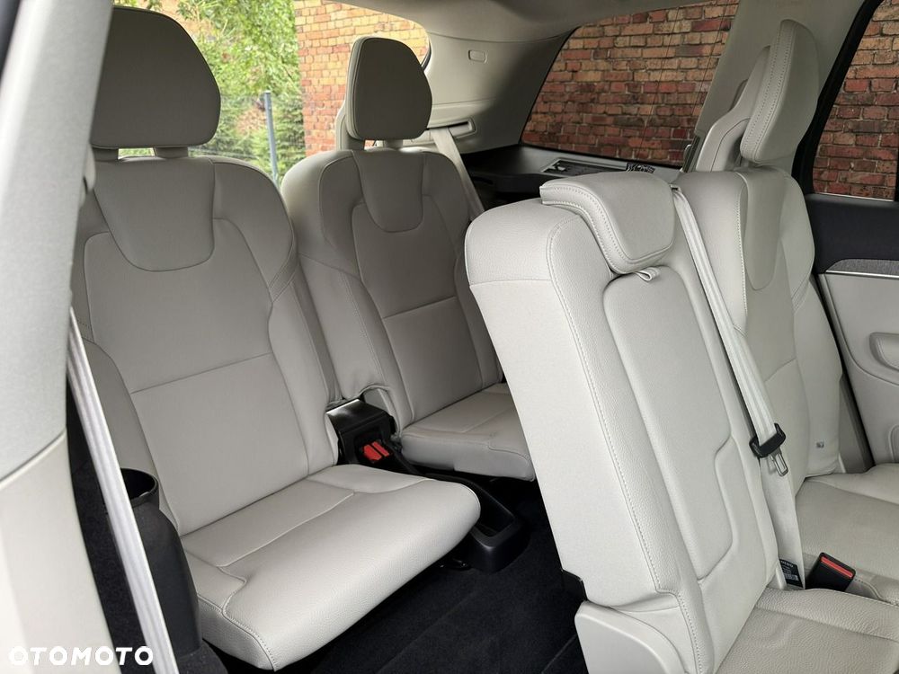 Volvo XC 90 T8 AWD Plug-In Hybrid Core 7os - 12
