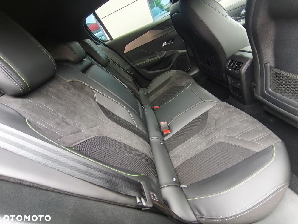Peugeot 308 1.2 mHEV GT S&S e-DCS6 - 12
