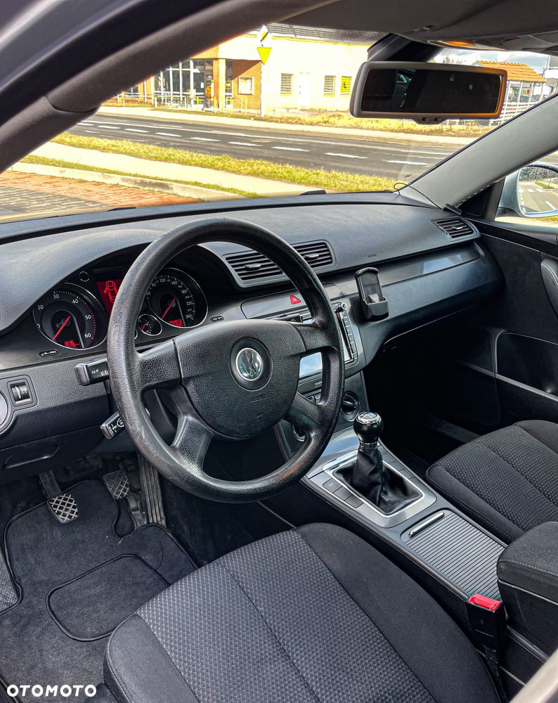Volkswagen Passat 2.0 TDI Comfortline - 13