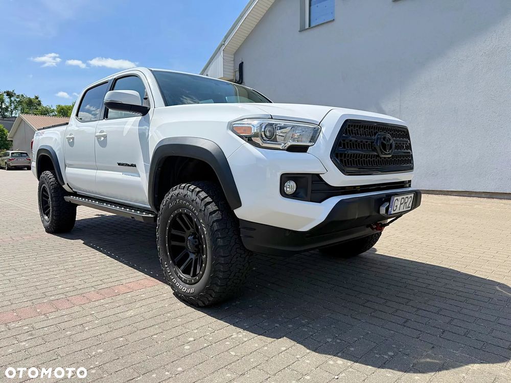 Toyota Tacoma - 23