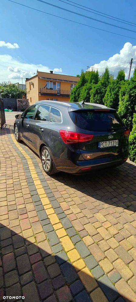 Kia Ceed - 4