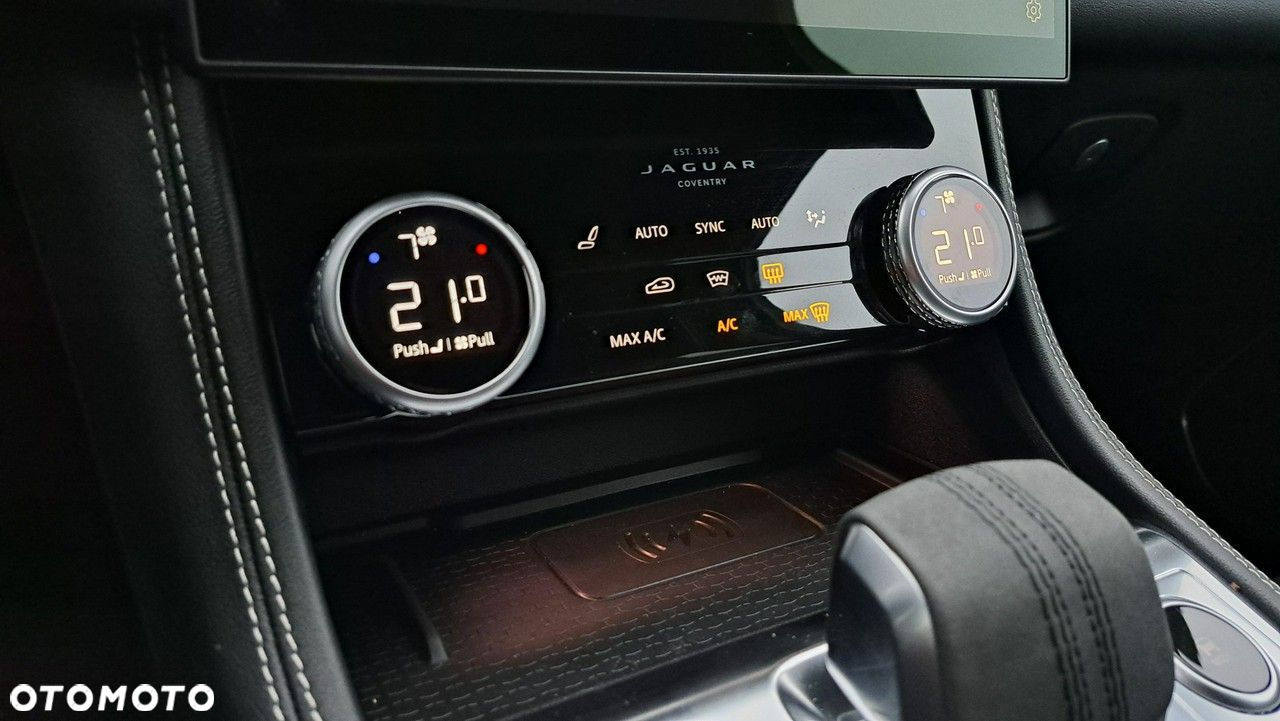 Jaguar F-Pace - 25
