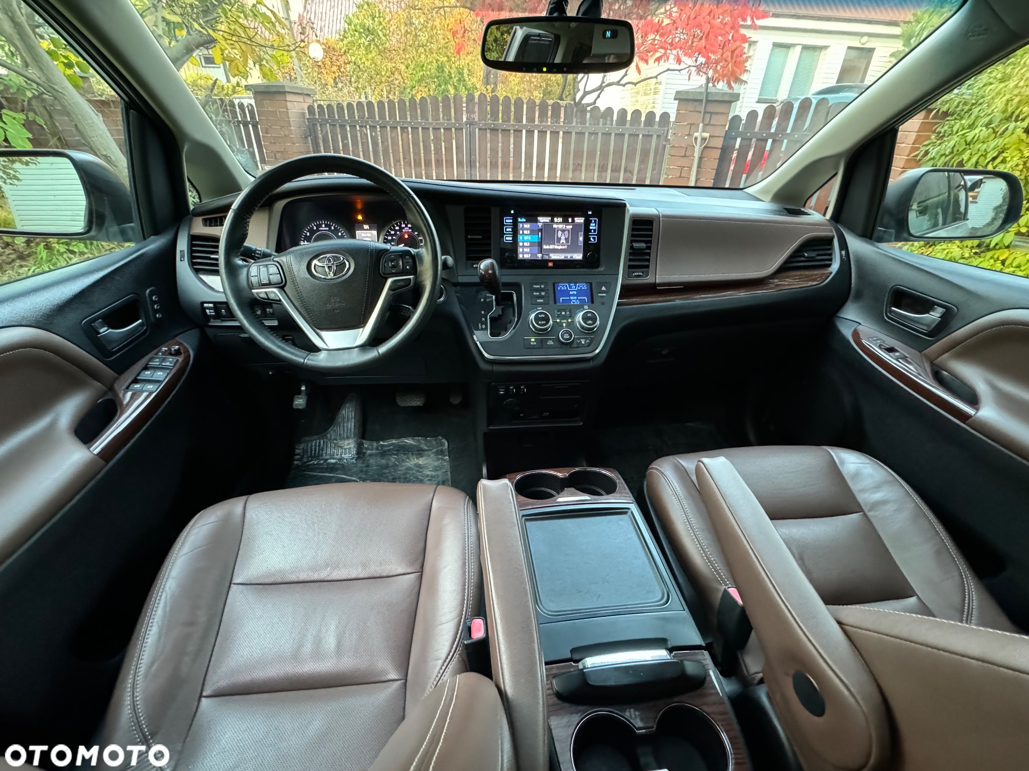 Toyota Sienna - 34