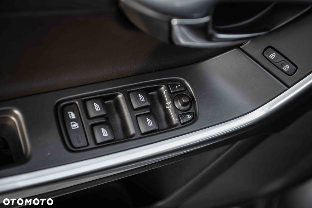 Volvo V60 Cross Country T5 AWD Summum - 36