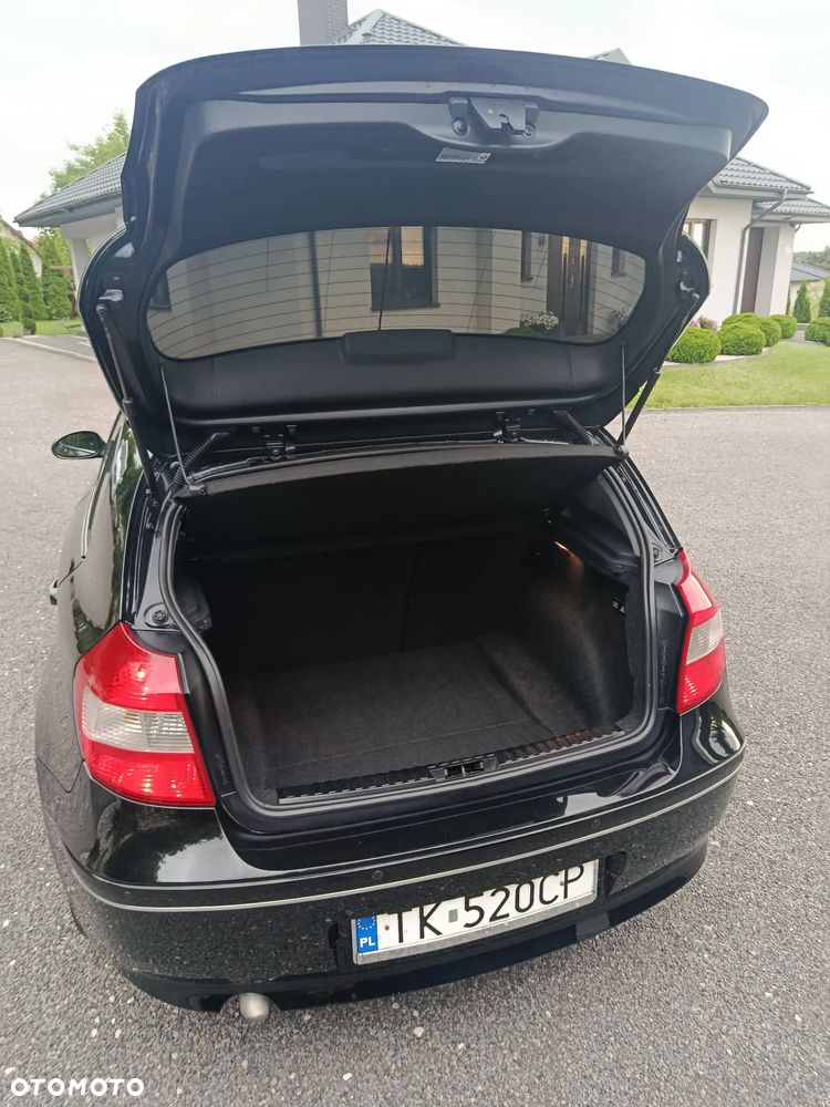 BMW Seria 1 118d - 32