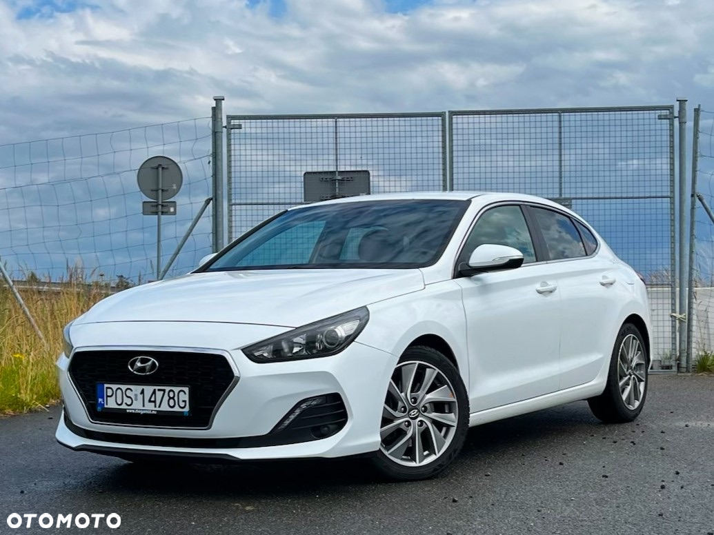 Hyundai i30 Fastback 1.6 CRDI Premium - 2
