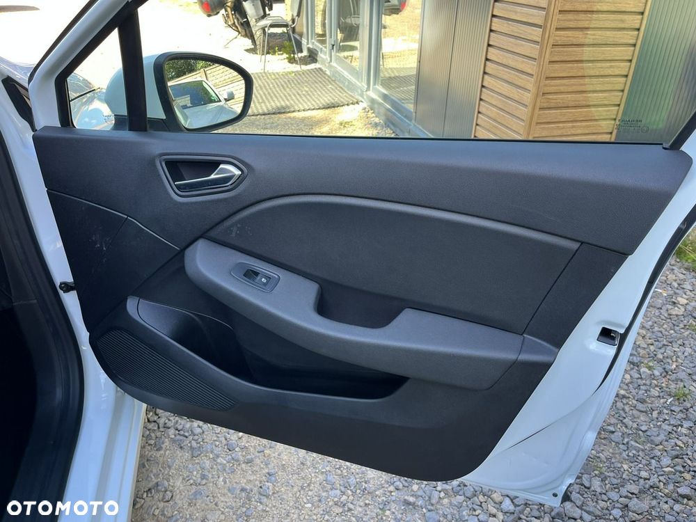 Renault Clio - 22