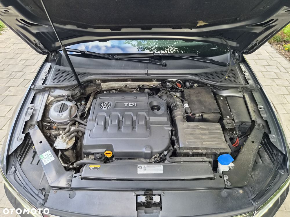 Volkswagen Passat 2.0 TDI SCR Highline - 8