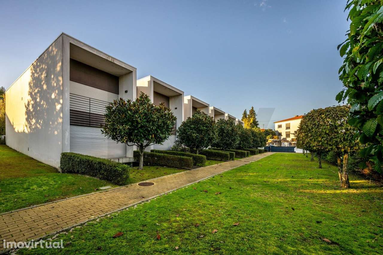 Moradia 3 frentes, em Condomínio Privado - Amarante - Grande imagem: 2/40