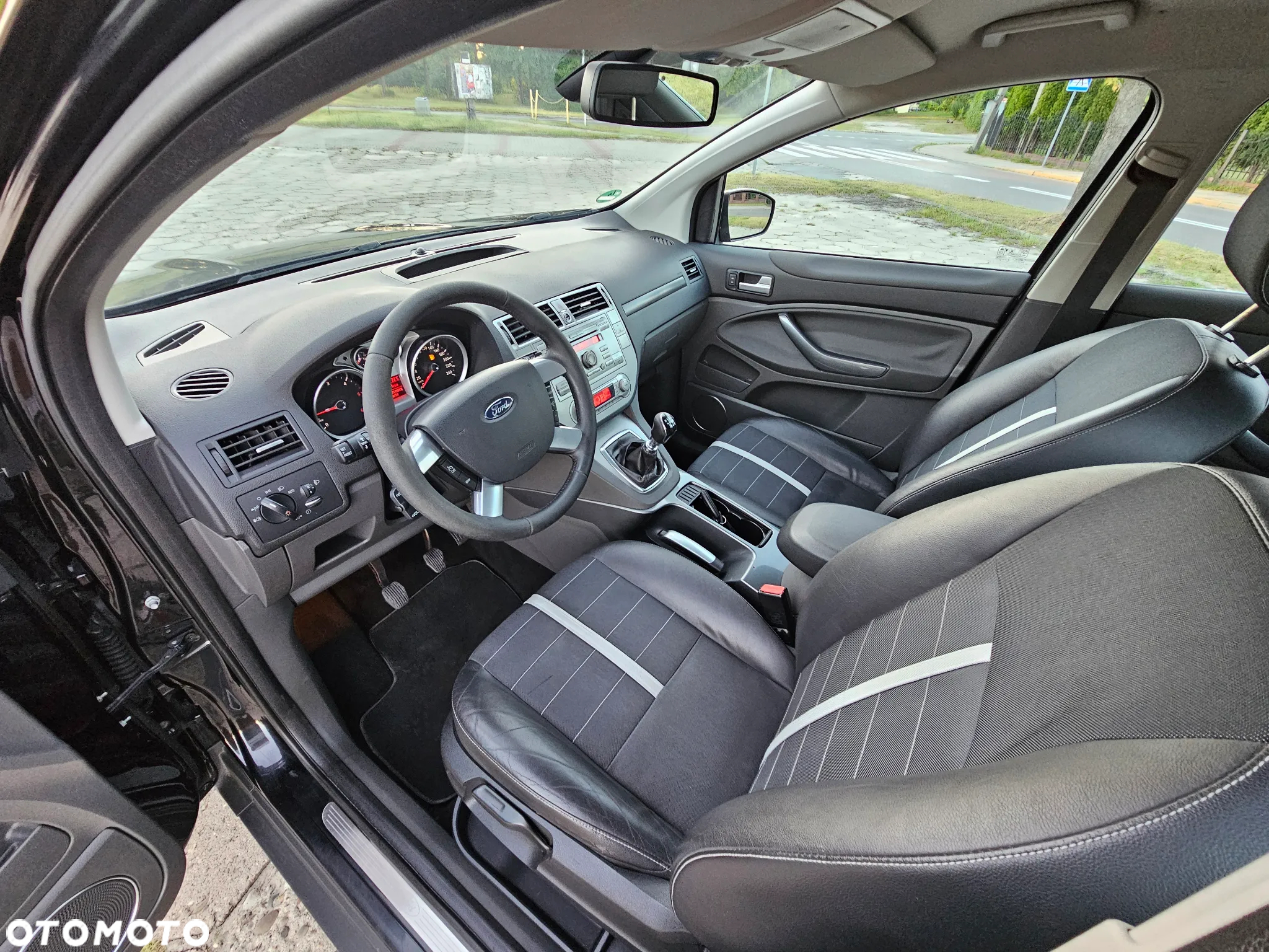 Ford Kuga 2.0 TDCi 2x4 Trend - 7