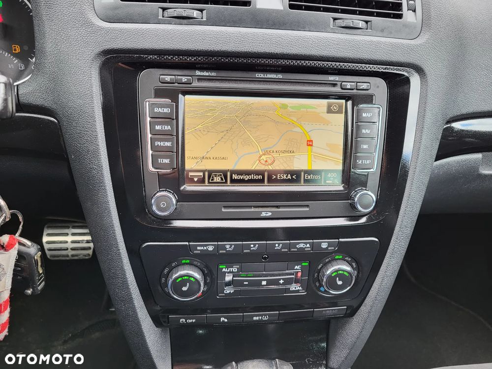 Skoda Octavia Combi 2.0 TDI DPF DSG RS - 15