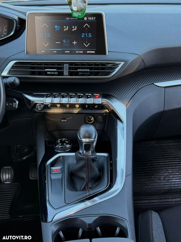 Peugeot 3008 1.6 BlueHDI S&S Allure - 8