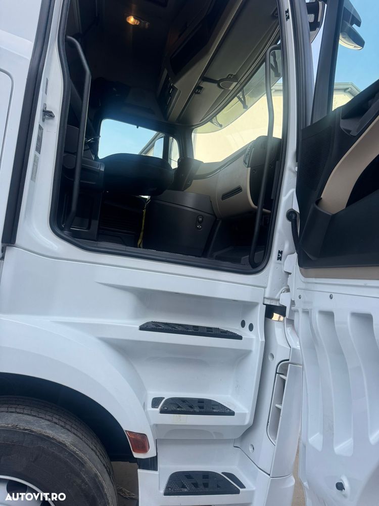 Mercedes-Benz Actros - 4