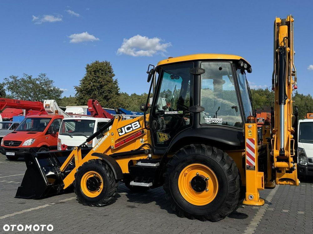 JCB 3CX - 16