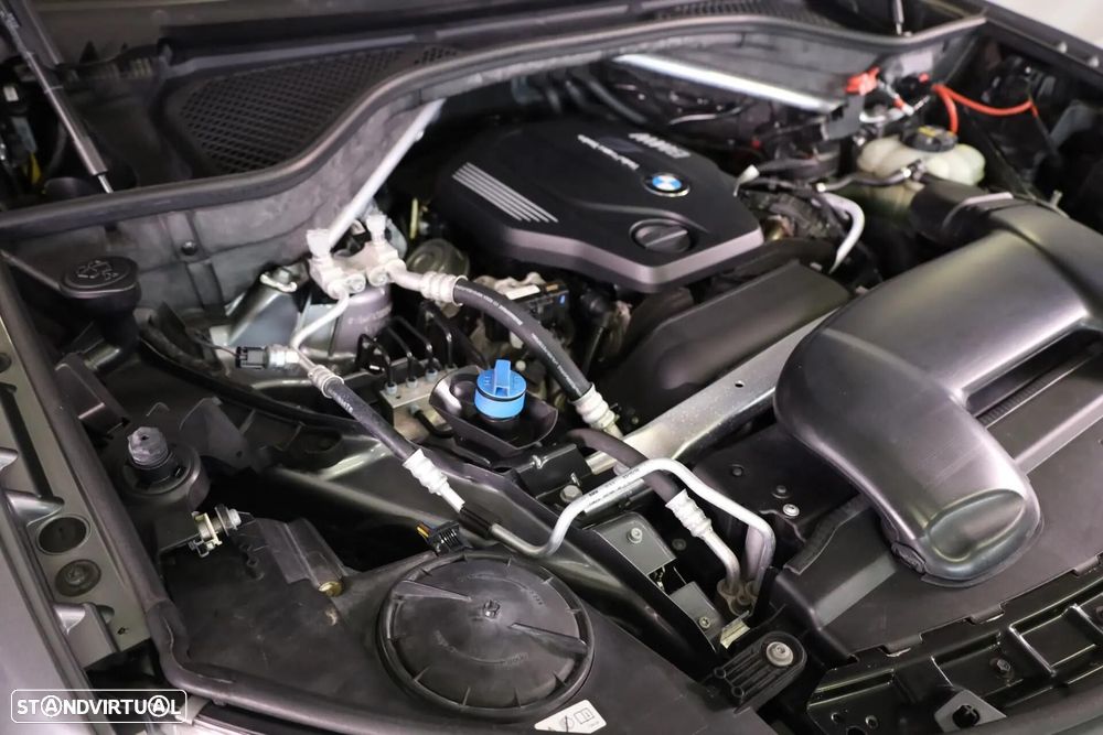 BMW X5 25 d sDrive Comfort 7L - 9