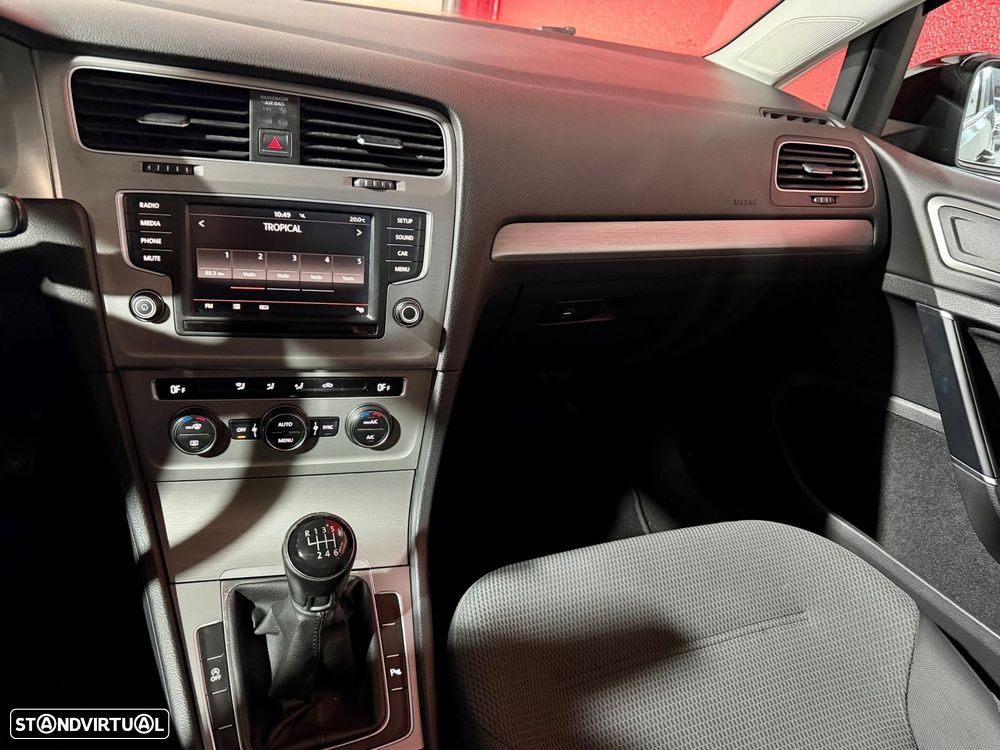 VW Golf Variant 1.6 TDi BlueMotion Confortline - 27