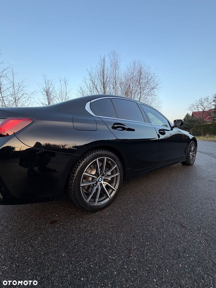 BMW Seria 3 330i Sport Line - 19