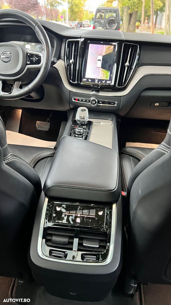 VOLVO XC60 2020 — imagine 14