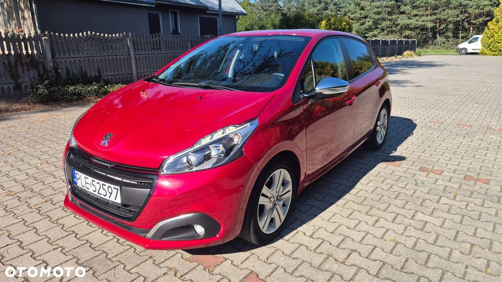 Peugeot 208 - 1