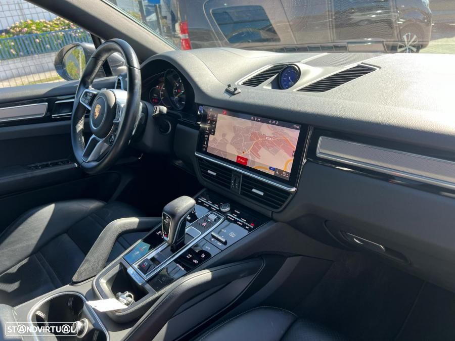 Porsche Cayenne Coupé E-Hybrid - 8