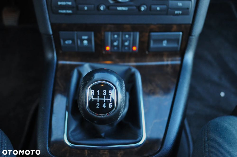 Ford Mondeo 1.8 Ghia - 17