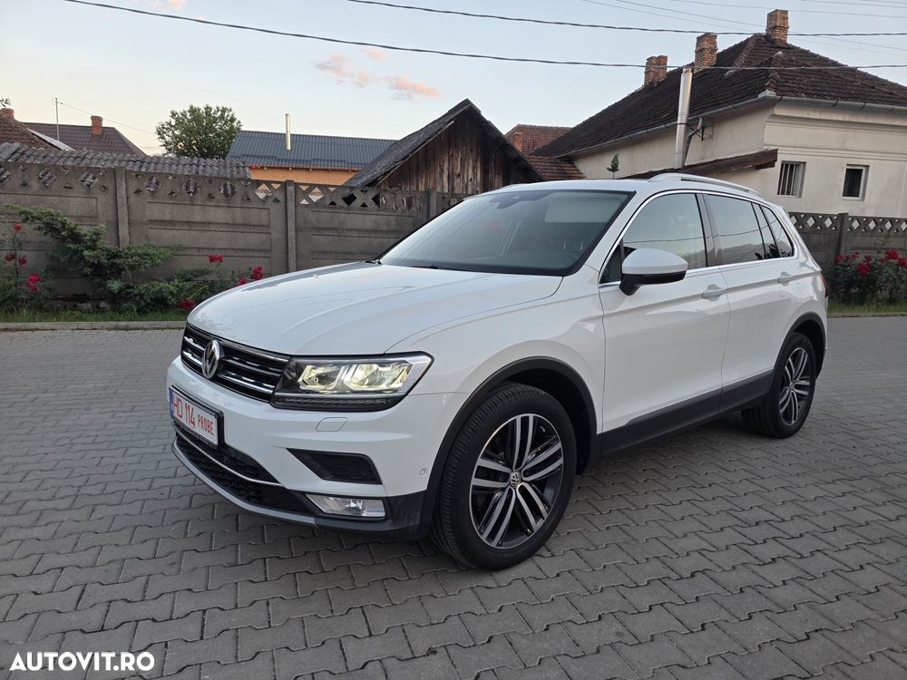 Volkswagen Tiguan - 1