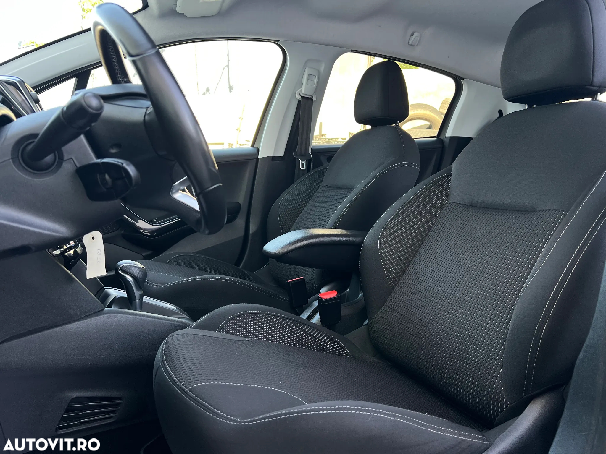 Peugeot 208 PureTech 110 Stop & Start EAT6 Allure - 6