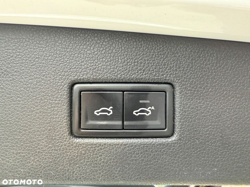Volkswagen Tiguan - 36