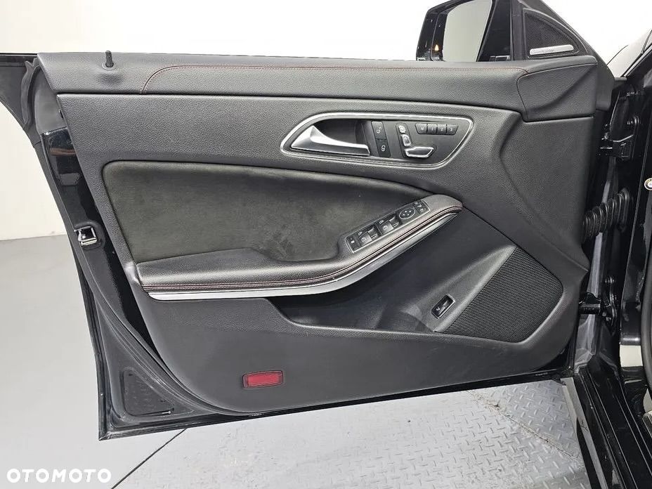Mercedes-Benz CLA AMG 45 4Matic AMG Speedshift DCT 7G AMG Night Edition - 25