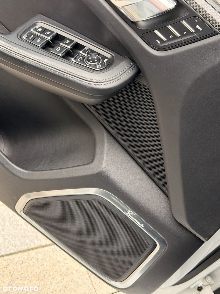 Porsche Macan - 11