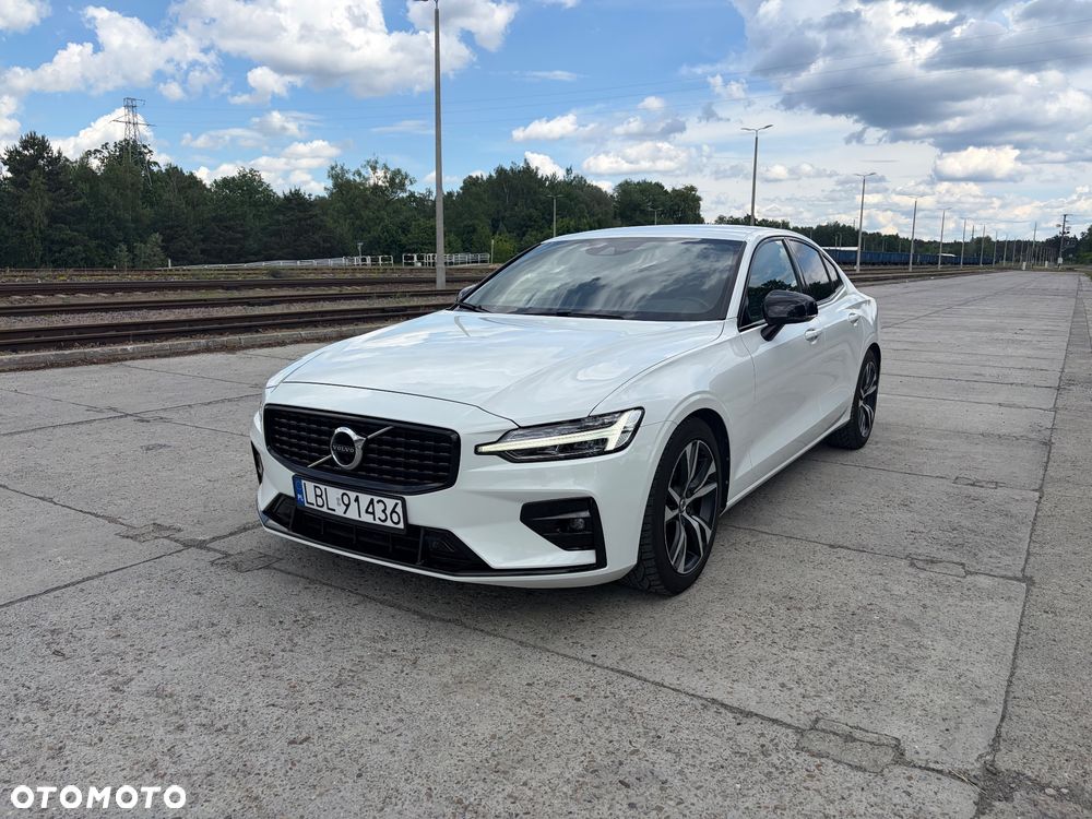 Volvo S60 B4 B R-Design - 2