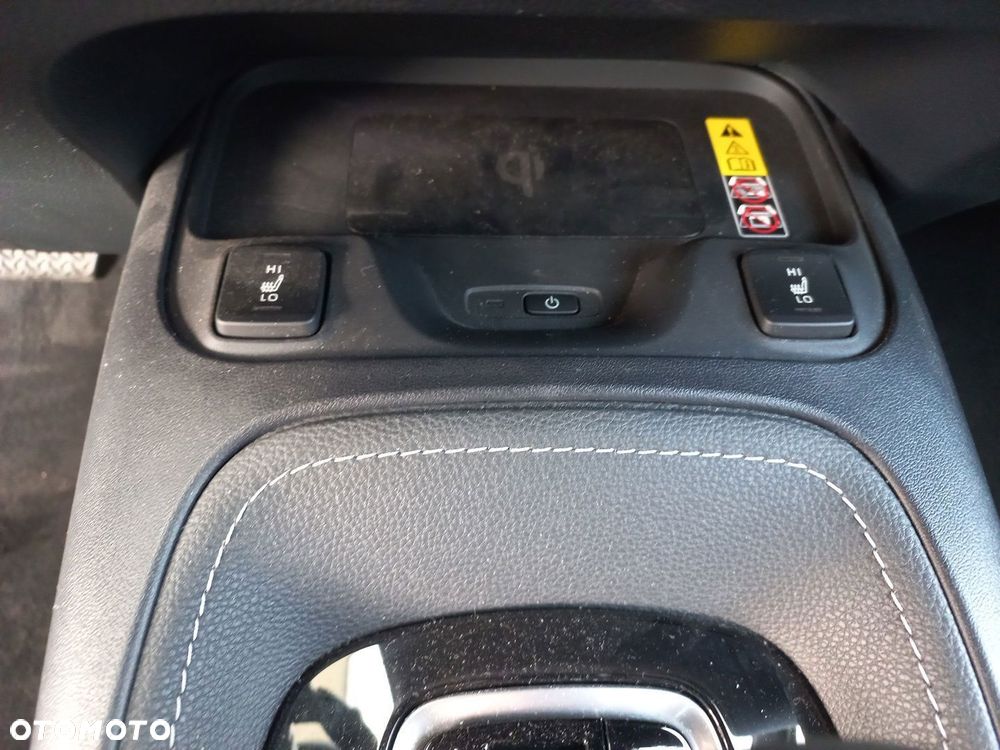 Toyota Corolla 1.8 Hybrid Style - 24