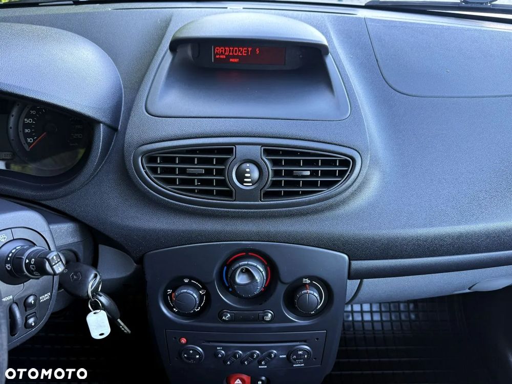 Renault Clio - 29