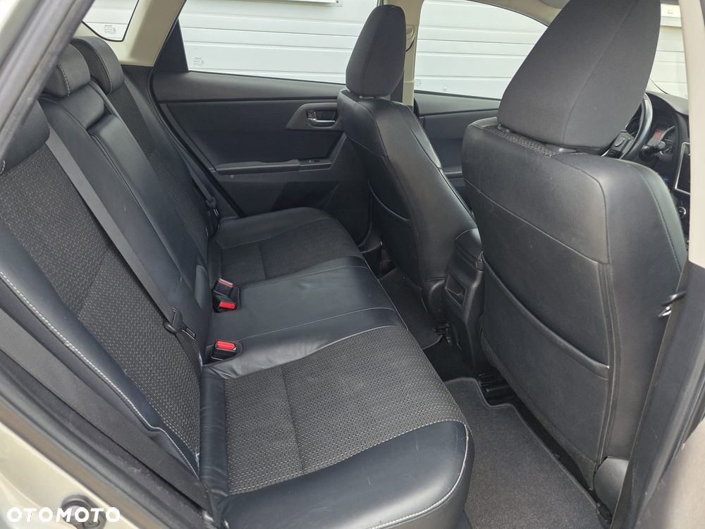 Toyota Auris 1.8 HSD Luna - 26
