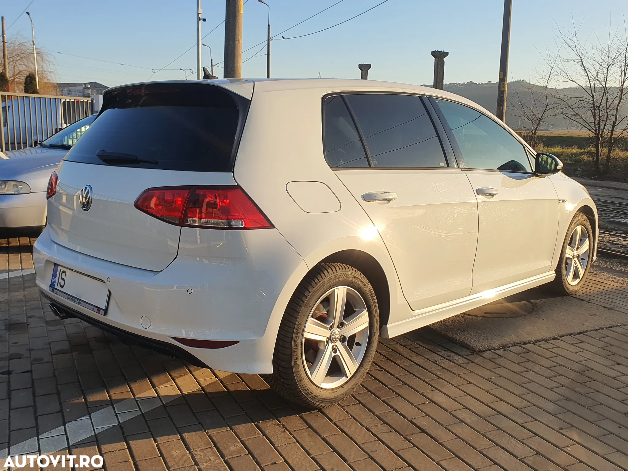 Volkswagen Golf 1.4 TSI BlueMotion Technology Comfortline - 4