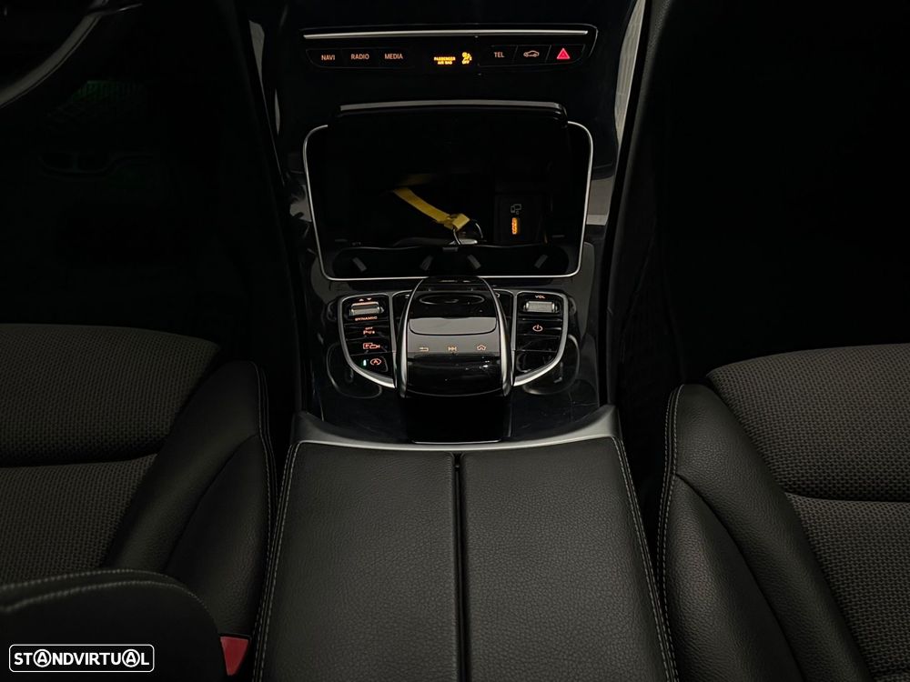 Mercedes-Benz C 300 d Avantgarde - 30