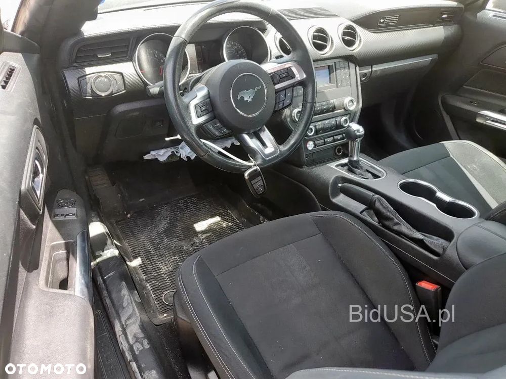 Ford Mustang Fastback 2.3 Eco Boost - 11